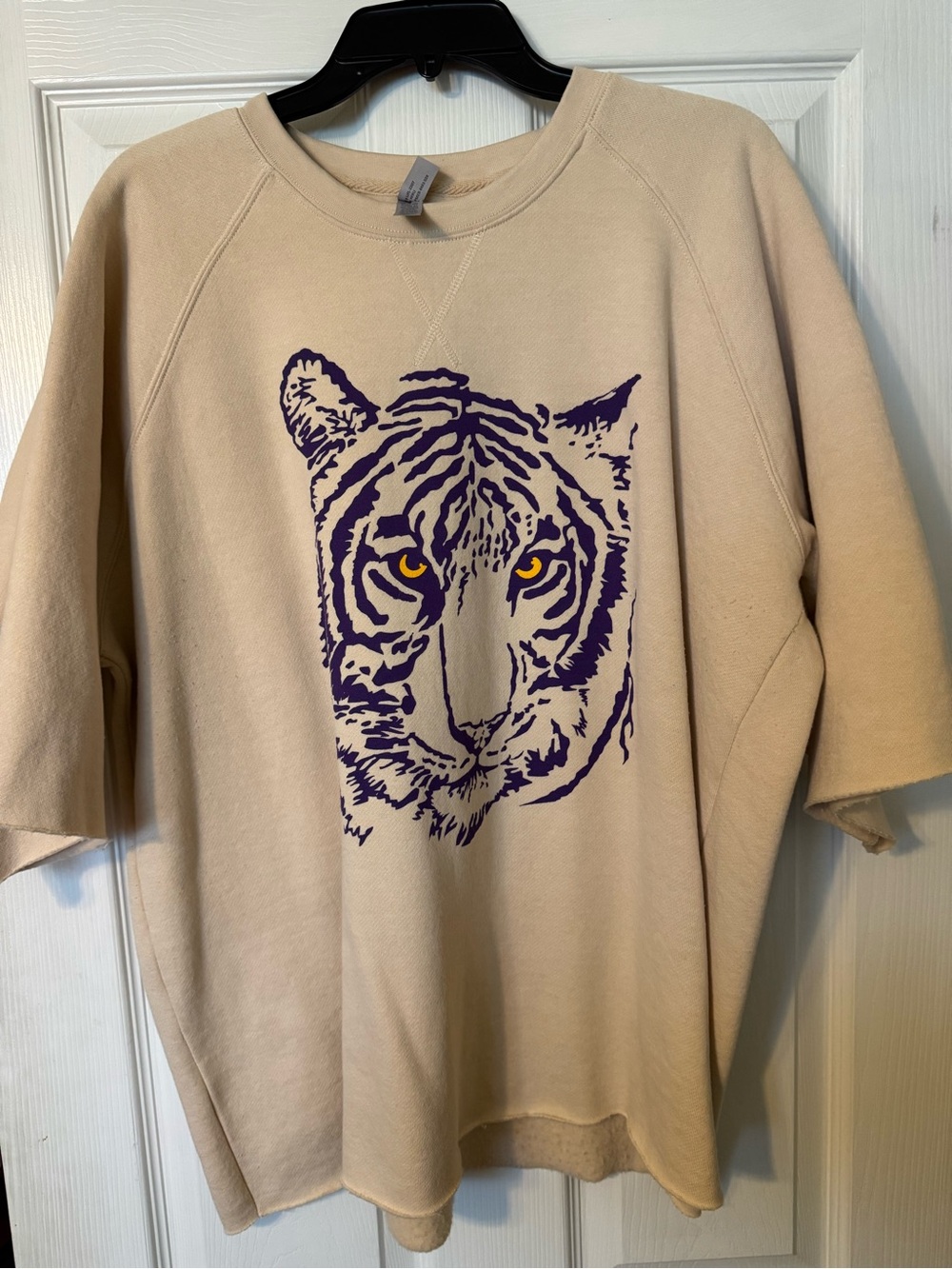 Beige Tiger Graphic Sweatshirt - Women's Relaxed Crew